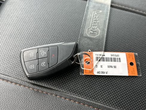 Used 2023 GMC Sierra 1500 AT4 w/ AT4 Premium Package AWD/4WD image 36