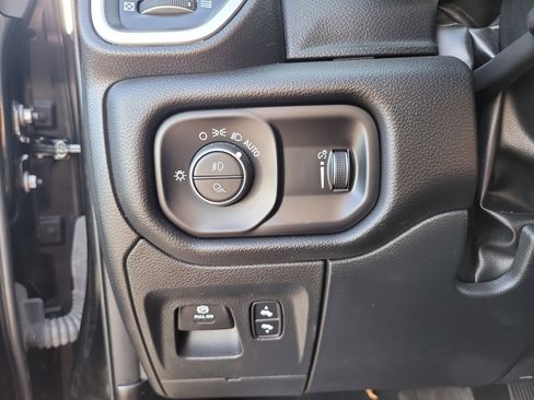 Used 2023 RAM 1500 Big Horn image 31