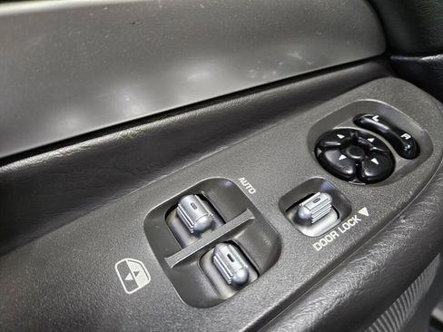 Used 2004 Dodge Ram 1500 Truck SRT10 image 22