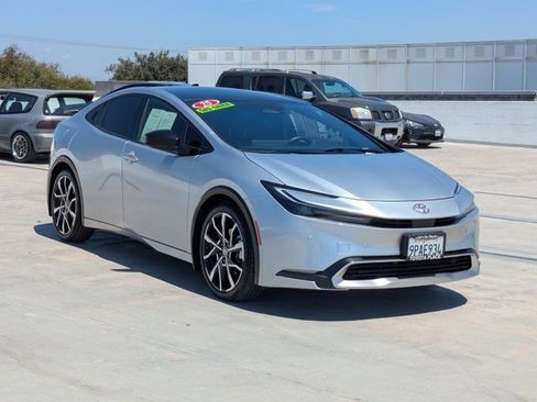 Used 2024 Toyota Prius Prime image 3