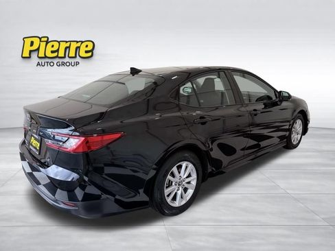 Used 2025 Toyota Camry LE FWD image 5