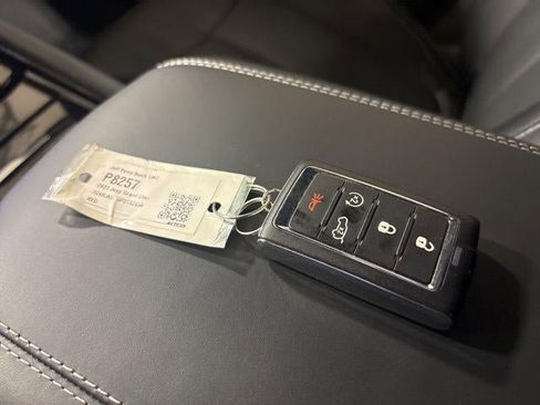 Used 2023 Jeep Grand Cherokee L Overland image 4