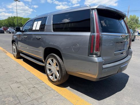Used 2018 Cadillac Escalade ESV Luxury RWD image 6