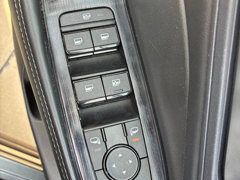 Used 2024 Nissan Rogue SV FWD image 8