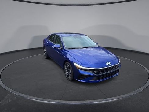 New 2026 Hyundai Elantra Limited FWD image 2