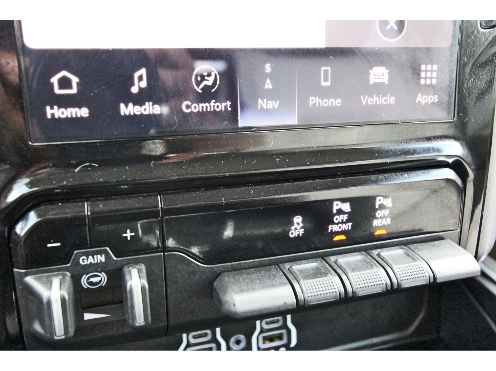 Used 2025 RAM 1500 Laramie w/ Bed Utility Group AWD/4WD image 28