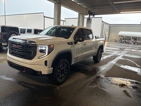Used 2023 GMC Sierra 1500 AT4 w/ Technology Package AWD/4WD image 6