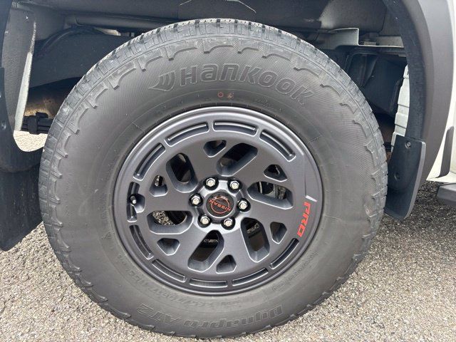 Used 2025 Nissan Frontier PRO-4X w/ Pro Convenience Package AWD/4WD image 13