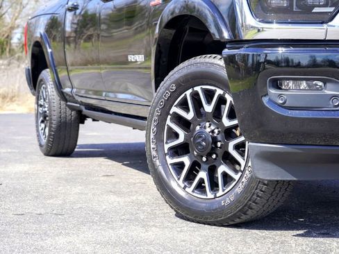 Used 2025 RAM 2500 Limited AWD/4WD image 3