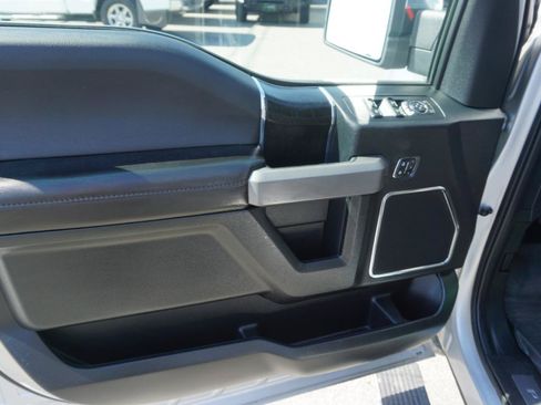Used 2019 Ford F150 Platinum w/ Equipment Group 701A Luxury AWD/4WD image 16
