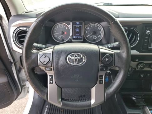 Used 2019 Toyota Tacoma TRD Sport image 20