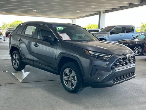 Used 2025 Toyota RAV4 LE AWD/4WD image 7