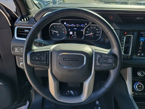 Used 2021 GMC Yukon Denali w/ Denali Premium Package image 29
