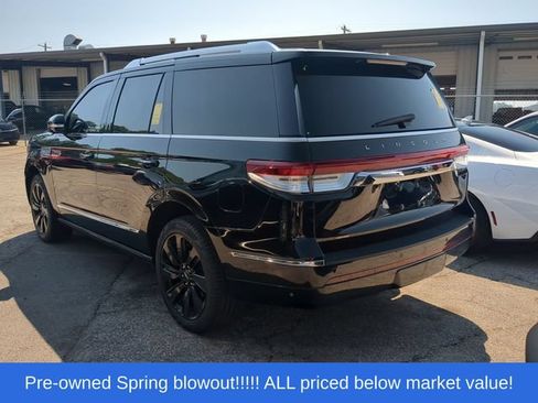 Used 2024 Lincoln Navigator Reserve AWD/4WD image 2