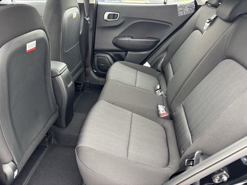 New 2025 Hyundai Venue SE image 14
