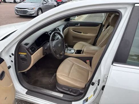 Used 2009 Hyundai Genesis 3.8 w/ Premium Plus Pkg 3 image 9