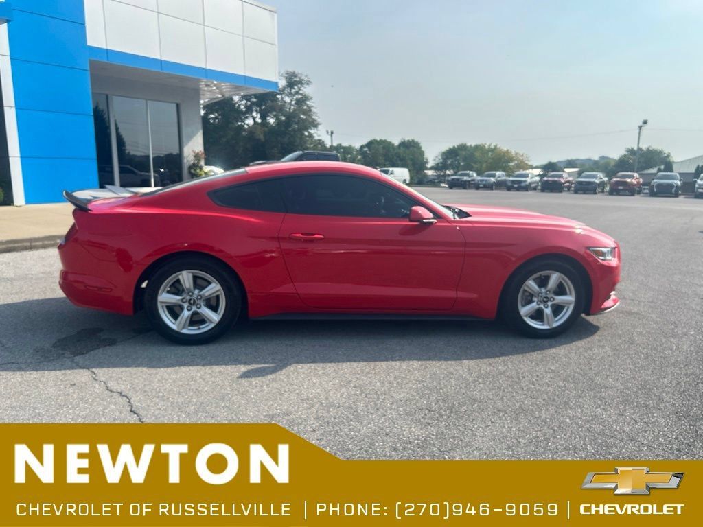 Used 2016 Ford Mustang Coupe RWD image 32