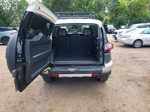 Used 2012 Toyota FJ Cruiser 4WD w/ Upgrade Pkg image 22