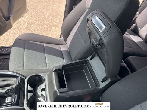 Used 2024 Chevrolet Colorado Trail Boss w/ Technology Package image 18