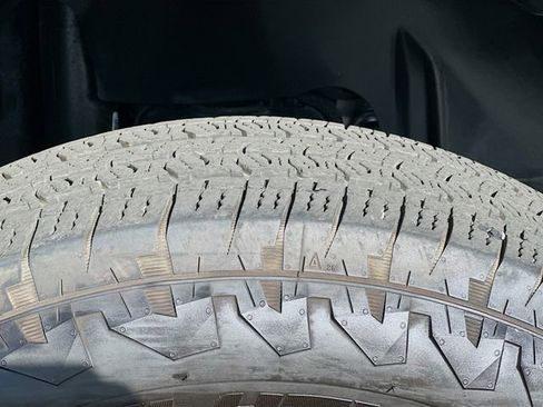 Used 2024 Jeep Wrangler Sport S image 31