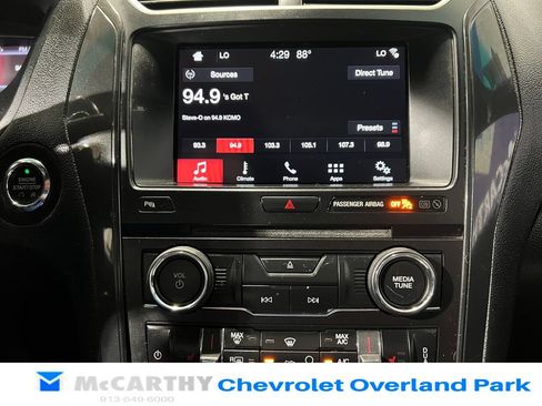 Used 2017 Ford Explorer XLT w/ Equipment Group 202A FWD image 21