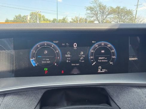 Certified 2025 Volkswagen Tiguan S FWD image 15