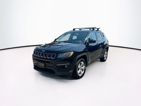 Used 2021 Jeep Compass Latitude w/ Convenience Group AWD/4WD image 3