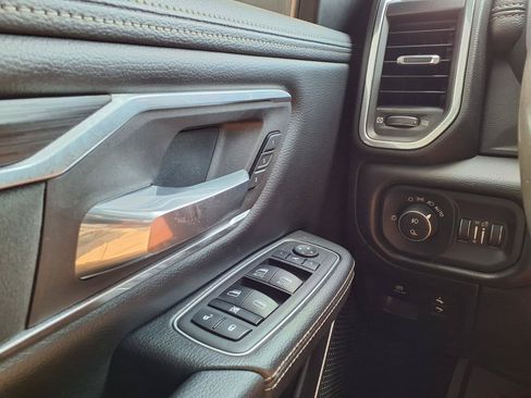 Used 2023 RAM 1500 Laramie AWD/4WD image 10