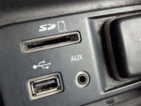 Used 2015 Jeep Cherokee Latitude w/ Comfort/Convenience Group image 29