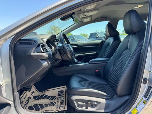 Used 2020 Toyota Camry SE FWD image 15