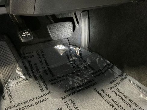 Used 2019 Toyota Camry SE image 36