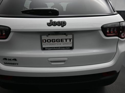 New 2026 Jeep Compass Latitude image 14