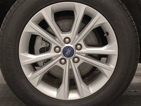 Used 2019 Ford Escape SE image 31