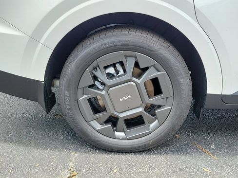 New 2026 Kia Carnival EX FWD image 30