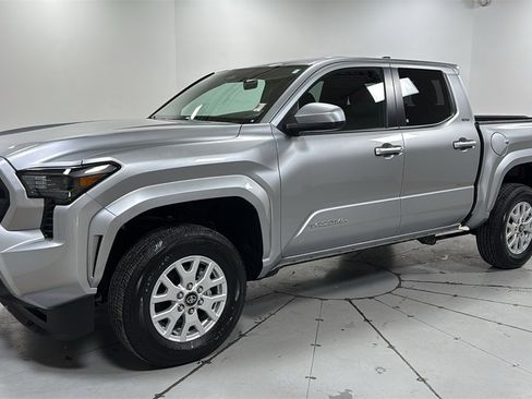 Certified 2025 Toyota Tacoma SR5 image 1