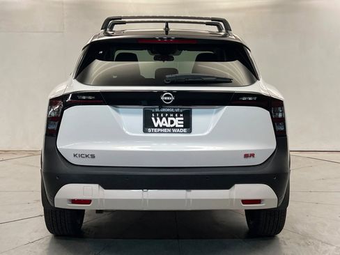 New 2026 Nissan Kicks SR w/ Cold Weather Package FWD image 4