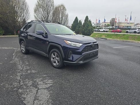 Used 2023 Toyota RAV4 XLE w/ Convenience Package image 2