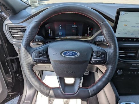 Used 2023 Ford Escape ST-Line w/ Tech Pack #1 AWD/4WD image 9