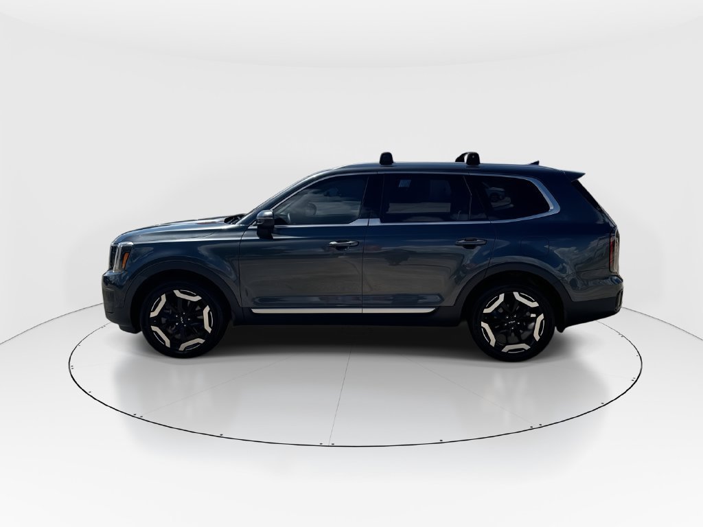 Used 2023 Kia Telluride EX w/ EX Captain's Chair Package FWD image 5