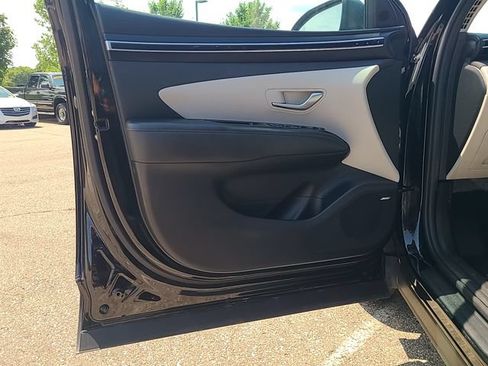 Used 2023 Hyundai Tucson Limited FWD image 11