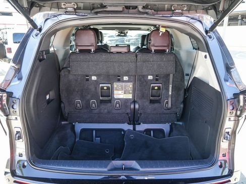 Certified 2024 Toyota Sienna Platinum FWD image 27