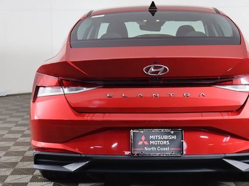 Used 2023 Hyundai Elantra SEL image 13