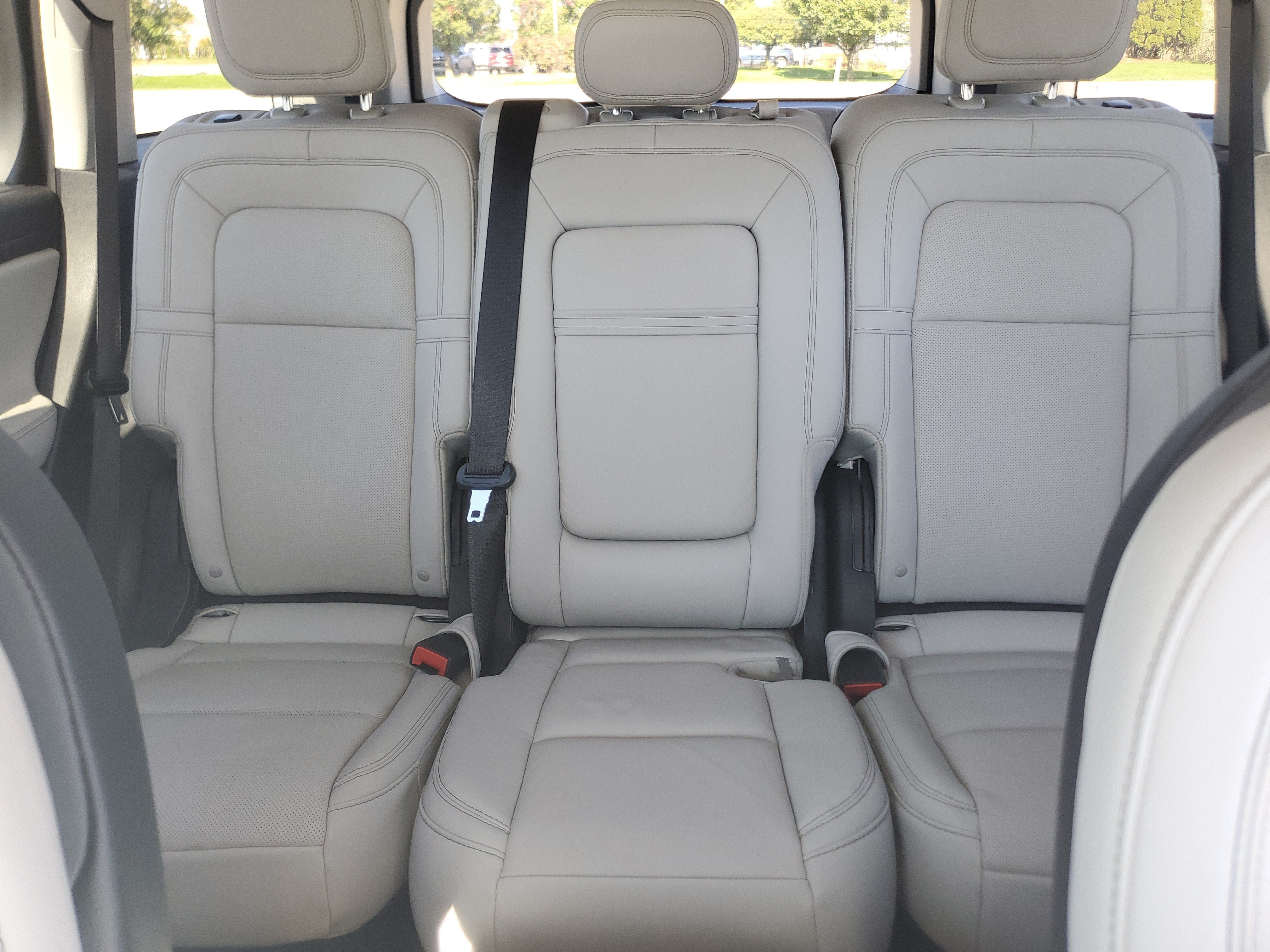 Used 2025 Lincoln Aviator Reserve w/ Equipment Group 201A AWD/4WD image 19