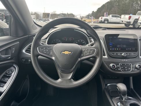 Used 2024 Chevrolet Malibu LT image 23
