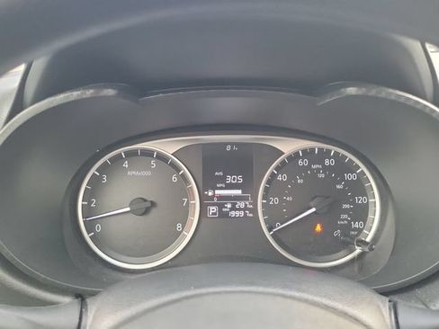 Used 2025 Nissan Versa S w/ Trunk Package FWD image 17