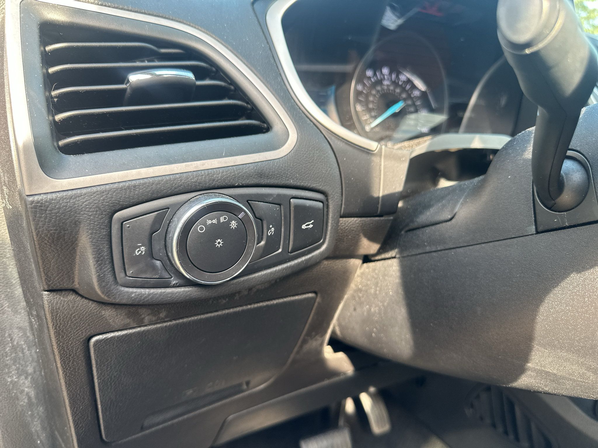 Used 2018 Ford Edge SEL w/ Equipment Group 201A AWD/4WD image 21