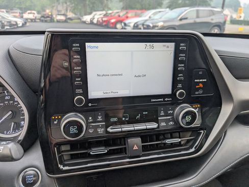 Used 2023 Volkswagen Taos SEL AWD/4WD image 24