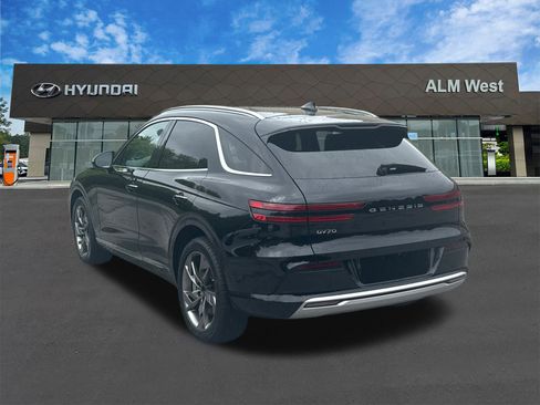 Used 2023 Genesis Electrified GV70 Advanced image 7