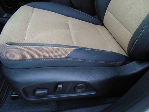 Certified 2025 Chevrolet Equinox ACTIV w/ Safety and Technology Package image 17