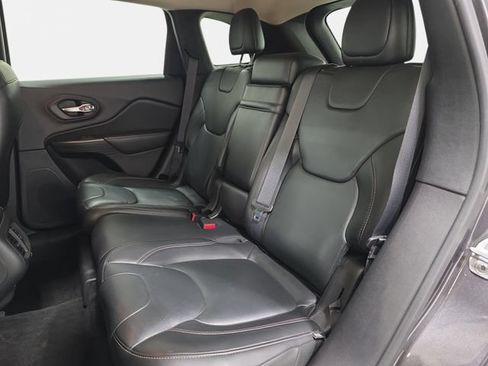 Used 2016 Jeep Cherokee Limited FWD image 13